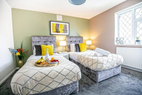 Central Leamington Spa House with Free Parking, Fast Wifi, Smart TV with Free Netflix and Garden by Yoko Property